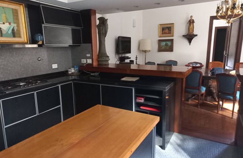 Barracas House | Spacious 5-bedroom house with AC and WiFi in gorgeous San Telmo, Buenos Aires.