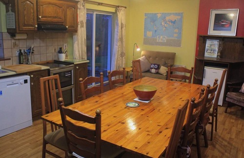 Aghadoe House | Spacious 5-bedroom bungalow in awesome Killarney with WiFi