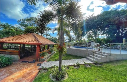 Jarabacoa House | Spacious 5-bedroom estate in awesome Jarabacoa with WiFi, AC