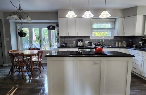 Granger House | Spacious 5-bedroom house in charming Granger with Hot Tub near Notre Dame