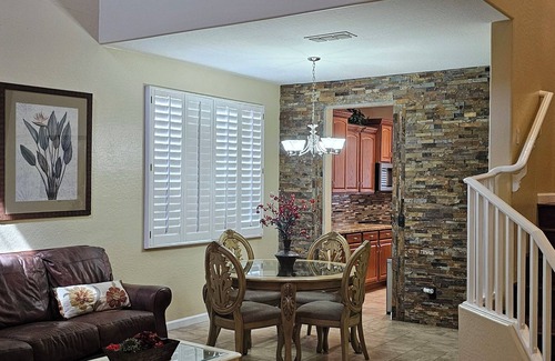 Maryvale House | Spacious 5-bedroom house 3 min from Cardinals Stadium and West Gate shopping