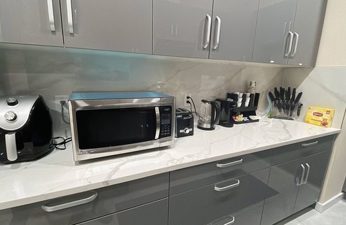 The Heights Villa | Spacious 5-bedroom with 5 bath villa in fabulous near NYC