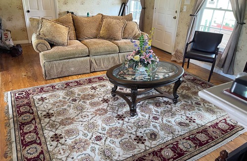 Flint House | Spacious 5 bedrooms with an office, 2 kitchens, and 2 master bedrooms.