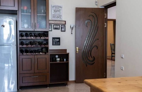 Yerevan House | Spacious 5BR/2BA VILLA: AC, Parking, Gazebo, Backyard, Mount. View, Wi-Fi BBQ