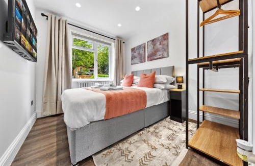 Luton House | Spacious 5BR for Work Crews Parking & WiFi