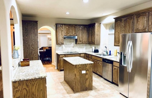 South Arlington House | Spacious 6-bedroom house with pool and hot tub and theater room next to stadium!