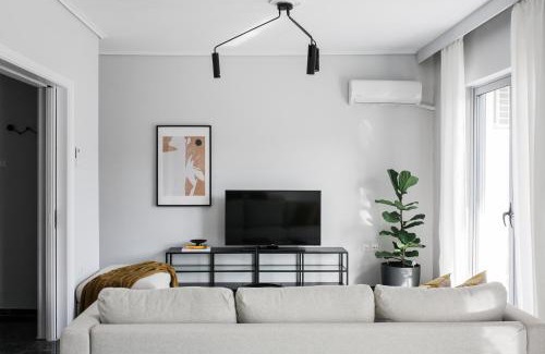 Marousi Apartment | Spacious & Airy 1BR Apartment near HELEXPO Marousi by UPSTREET