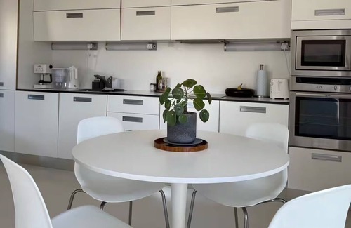 Prince's Apartment | Spacious and bright apartment in Central London