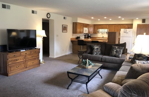 St. George Condo | Spacious and Comfortable Getaway with Awesome Amenities!