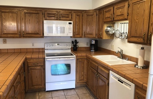 St. George Condo | Spacious and Comfortable Getaway with Awesome Amenities!