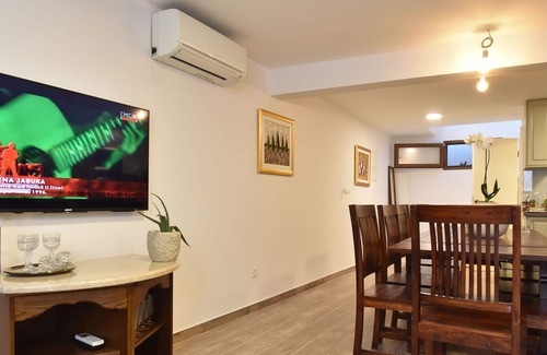 Vranjic Apartment | Spacious and comfortable apartment, 3 km outside the historical centre of Split
