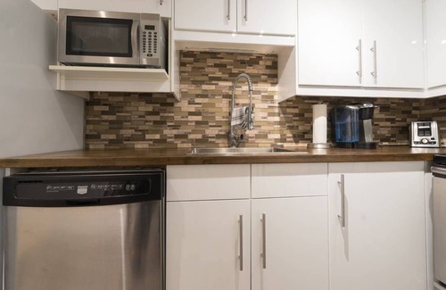 Midtown Toronto Apartment | Spacious and elegant lower unit in stunning Casa Loma neighbourhood