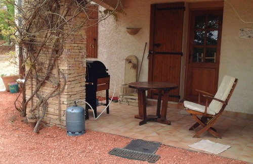 Esparron-de-Verdon Apartment | spacious and fresh domisiladore apartment in a quiet area with direct access to the lake