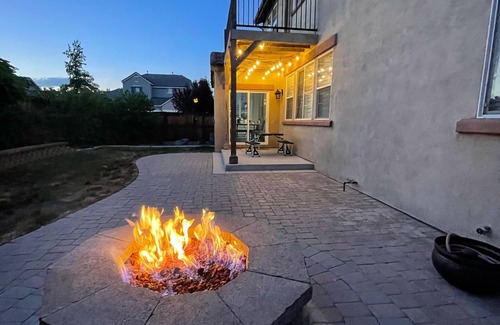 Sparks House | Spacious and Modern 4 bed 2.5 bath home, 3000 sq feet home for Monthly Rental