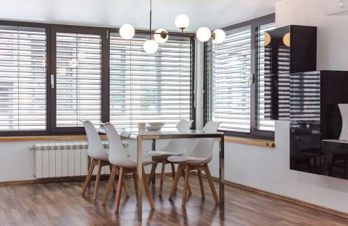 Sofia City Center Apartment | Spacious and modern apt, 6 guests, Central station, self check-in