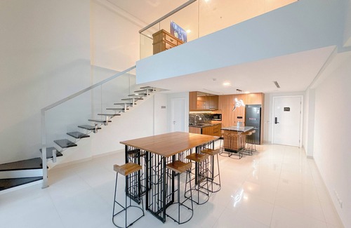 Surabaya Apartment | Spacious and Modern Studio SOHO Apartment at VieLoft SOHO and SKY Residence