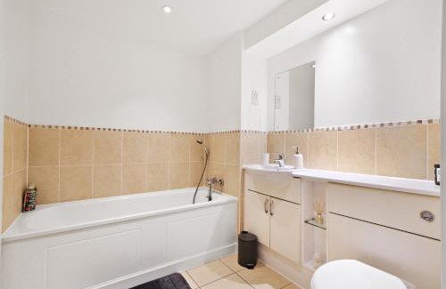 Bishop's Stortford Apartment | Spacious apartment, Bishop Stortford Town, Comfy for Contractors and Relocators