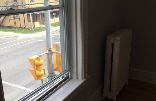 Brockville Apartment | Spacious apartment: close to everything Brockville has to offer!n