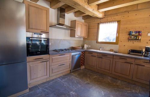 Valloire Apartment | SPACIOUS APARTMENT FOR A DREAM VACATION IN A CHALET FOR 14 PEOPLE