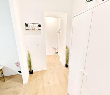 Erdberg Apartment | Spacious Apartment for Group Stays - 15 Min from Airport & City Center, 5 Min from Vienna Main-Bus Station EZ11