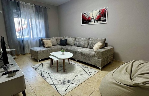 Blloku Apartment | Spacious Apartment in a Prime Location Near the Artificial Lake and Blloku Area