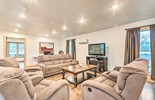 Russellville Apartment | Spacious Apt Overlooking AR River Near Dtwn!