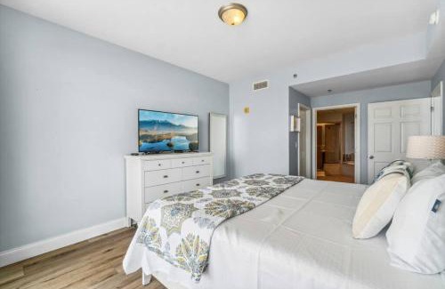 Panama City Beach Apartment | Spacious Beach Condo with Gulf Views! Sleeps 8! by Dolce Vita Getaways PCB