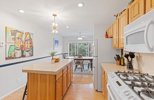 Frisco House | Spacious, bright Frisco 3BD 3BA with beautiful views 1 block from center of town