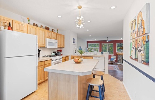 Frisco House | Spacious, bright Frisco 3BD 3BA with beautiful views 1 block from center of town