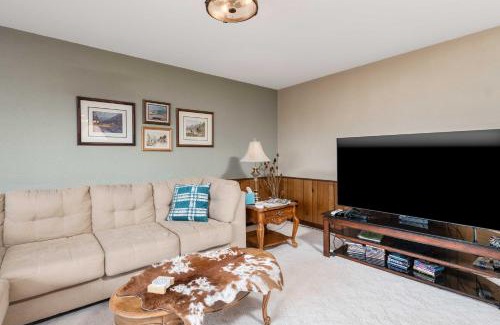 Stanley Hills House | Spacious Colorado Retreat with Deck and Mountain Views