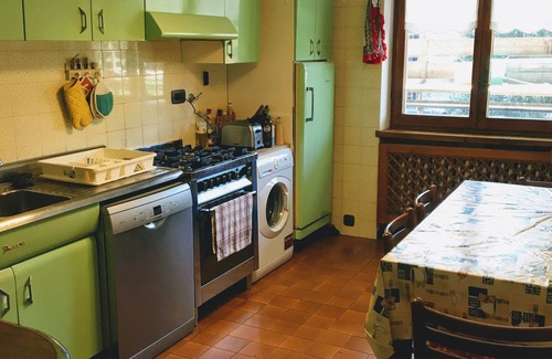 Sauze d'Oulx Apartment | Spacious Comfortable 4 bed 2 Bath Apartment - Mountain Views & Close to Centre