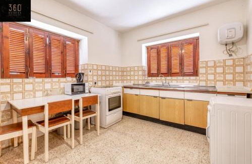 Swieqi Apartment | Spacious & Comfy 4BR Maisonette in St Julians, PV by 360 Estates