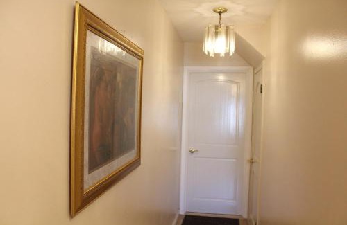 Canarsie House | Spacious Comfy Room in Cozy Classy Duplex