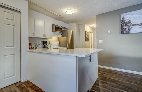 Harvie Heights Cabin | Spacious condo unit Getaway to the Rocky