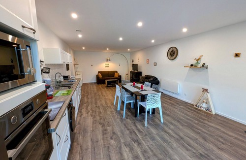 Chambornay-les-Pin Cottage | Spacious cottage with garden and terrace, near nature