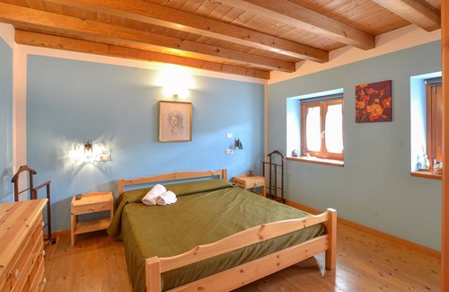 Grimacco House | Spacious cottage on large natural plot.