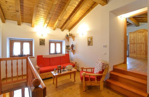 Grimacco House | Spacious cottage on large natural plot.