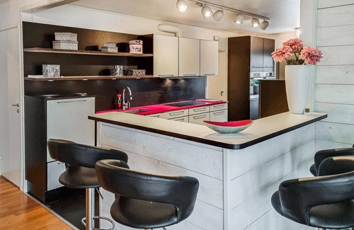 Torslanda House | Spacious cottage with sauna near the sea and a golf course