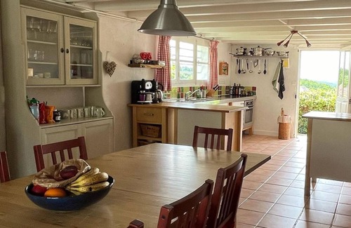 Jumilhac-le-Grand House | Spacious country house with private pool and enclosed garden