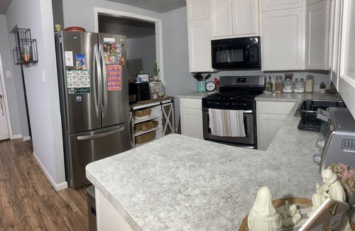 Cleburne House | Spacious&Cozy 3BR/Free WiFi/1.4 miles from DT