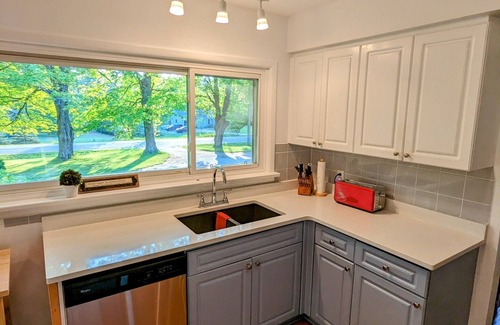 Flesherton House | Spacious Eugenia Getaway w/Pool & Walk to Lake!