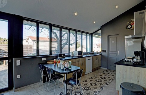Chazelles-sur-Lyon Cottage | Spacious Family Cottage with Garden, Terrace, and Modern Amenities in Chazelles-sur-Lyon