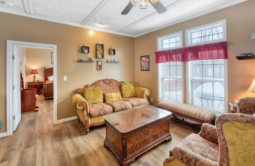 McHenry Cabin | Spacious Family-Friendly Retreat W/ Private Hot Tub, Two Decks, & Fast WiFi