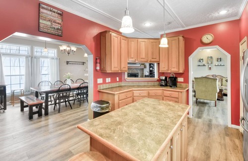 McHenry Cabin | Spacious Family-Friendly Retreat W/ Private Hot Tub, Two Decks, & Fast WiFi