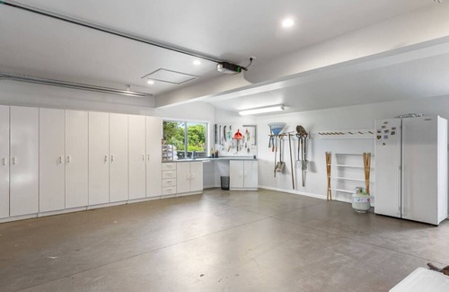 Auckland Apartment | Spacious family home in Meadowbank| by Furnished Rentals