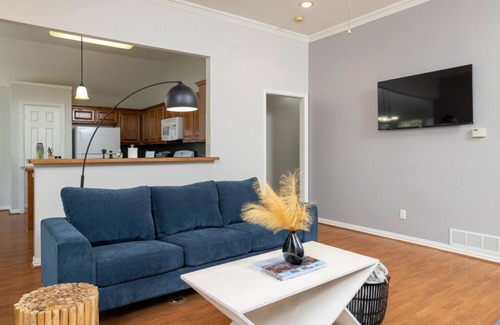 Denton House | Spacious Family Home with Yard in Walkable Area