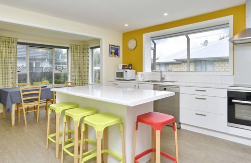 Woolston House | Spacious Family Space -Close to City & Beach