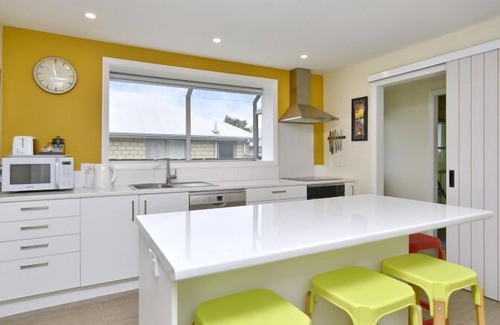 Woolston House | Spacious Family Space -Close to City & Beach