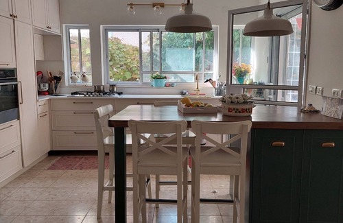 Yanuv Villa | Spacious Family Villa Near Netanya Beach