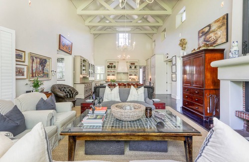 Alphen Other | Spacious, farm-styled 5 bedroom Constantia home.Wine tasting&purchases available
